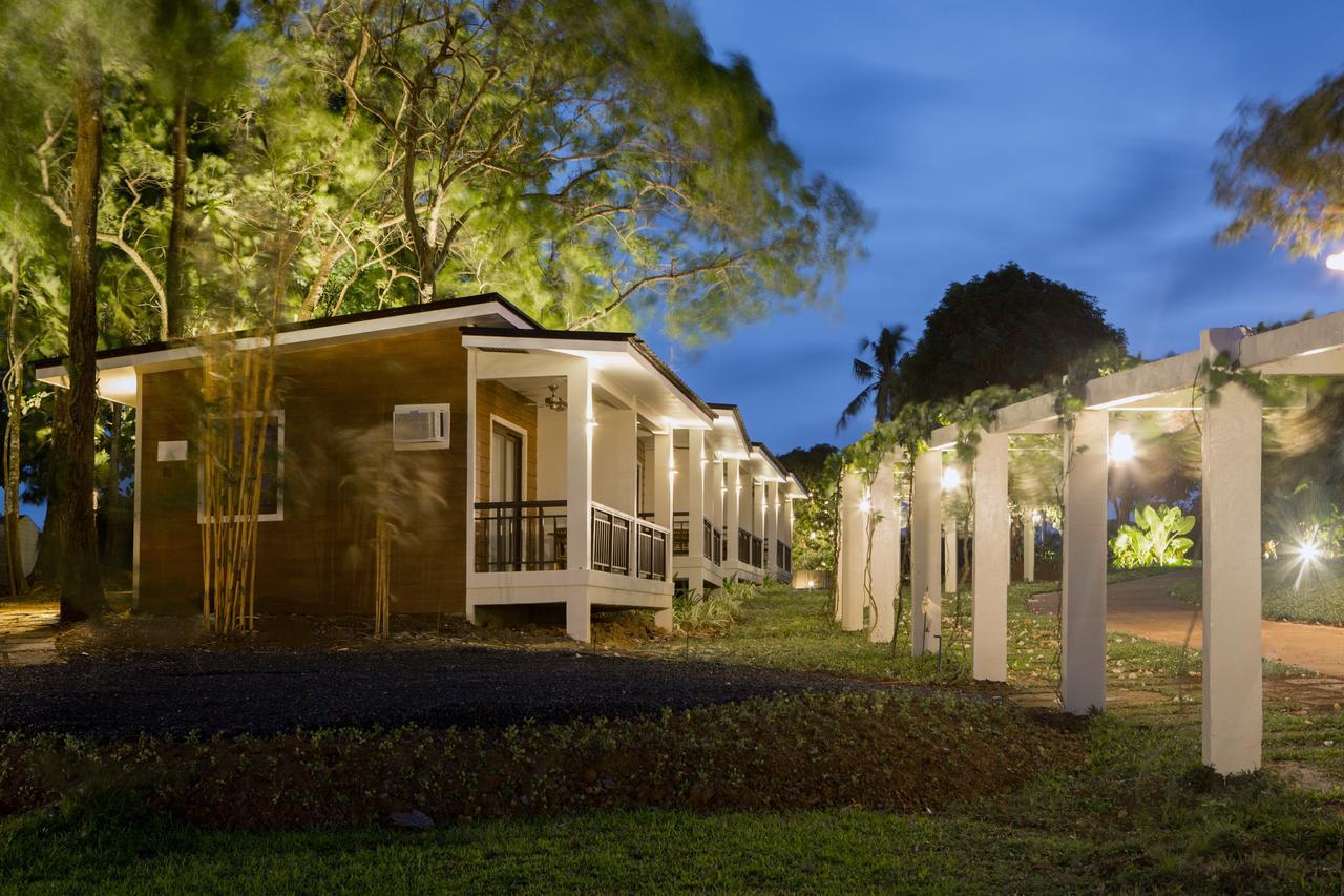 Solina Beach & Nature Resort Carles Dış mekan fotoğraf