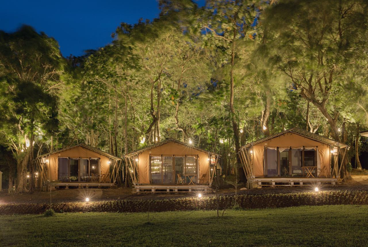 Solina Beach & Nature Resort Carles Dış mekan fotoğraf
