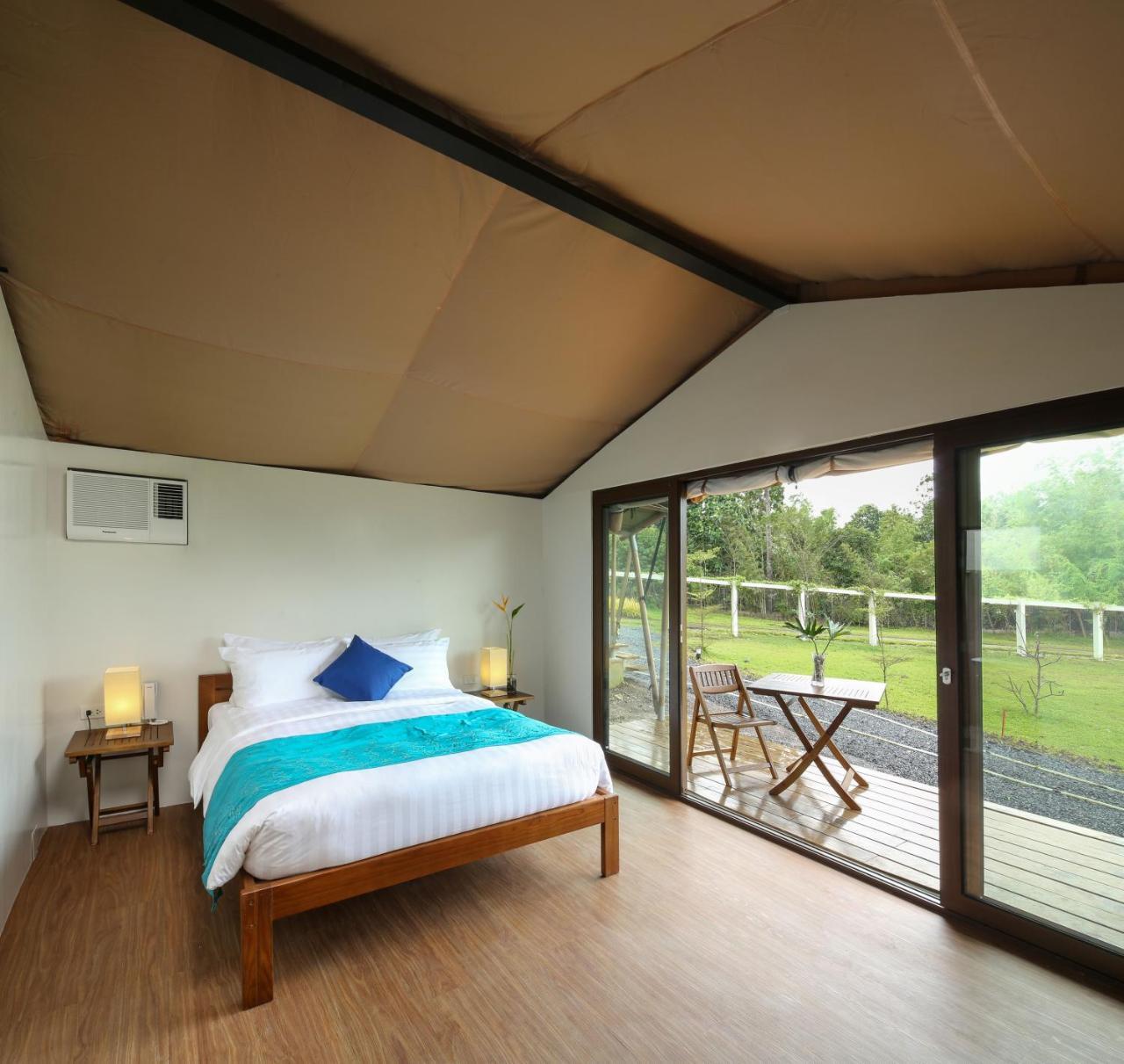 Solina Beach & Nature Resort Carles Dış mekan fotoğraf